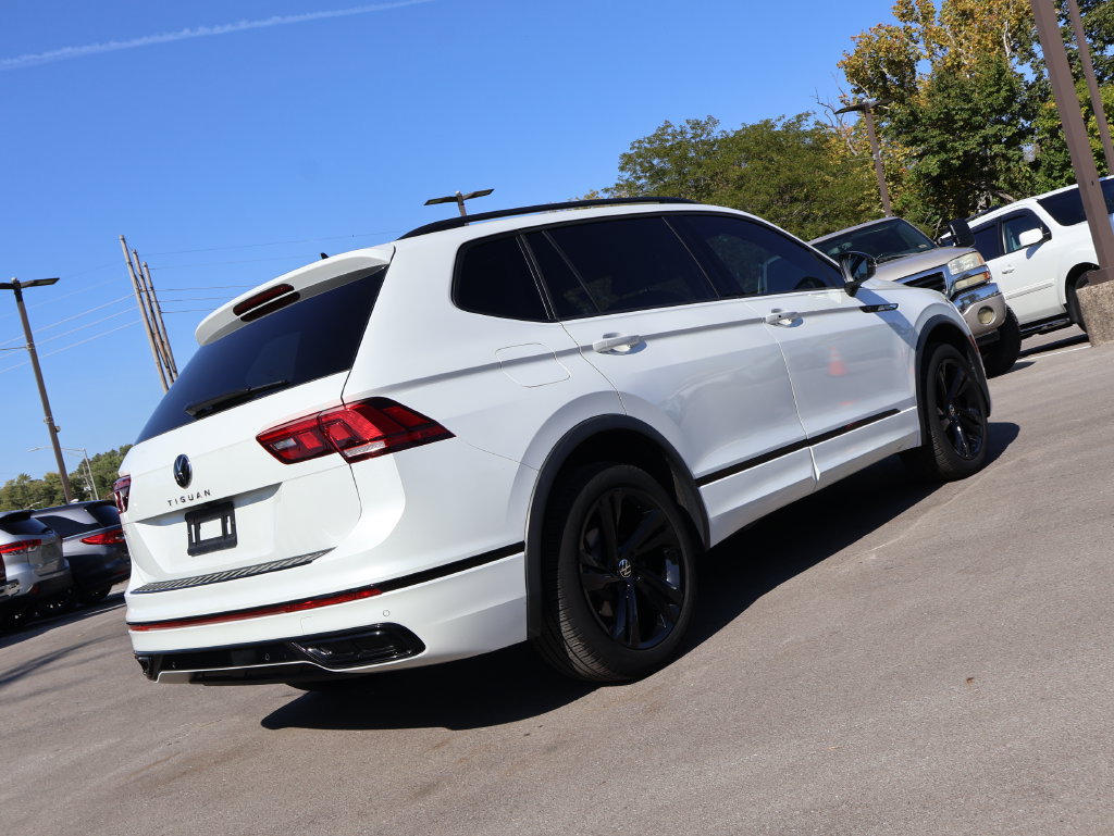 Used 2024 Volkswagen Tiguan SE R-Line FWD image 5