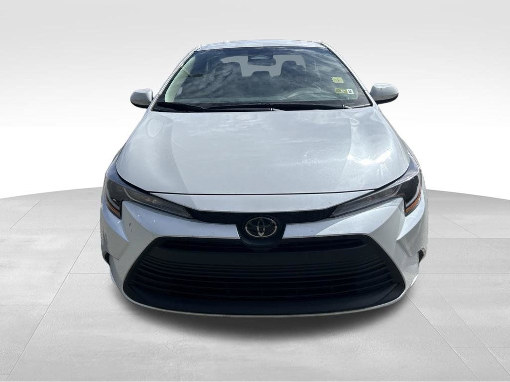 Certified 2025 Toyota Corolla LE FWD image 8