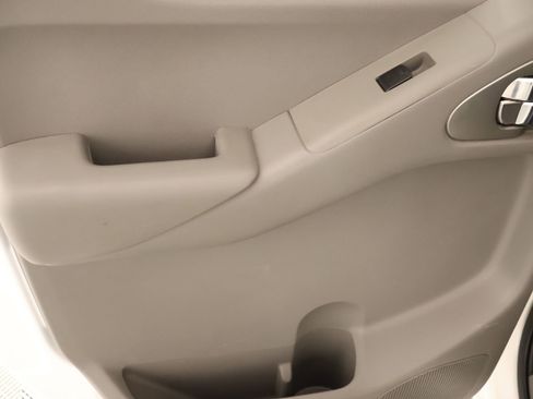 Used 2021 Nissan Frontier SV w/ Midnight Edition Floor Mats image 16