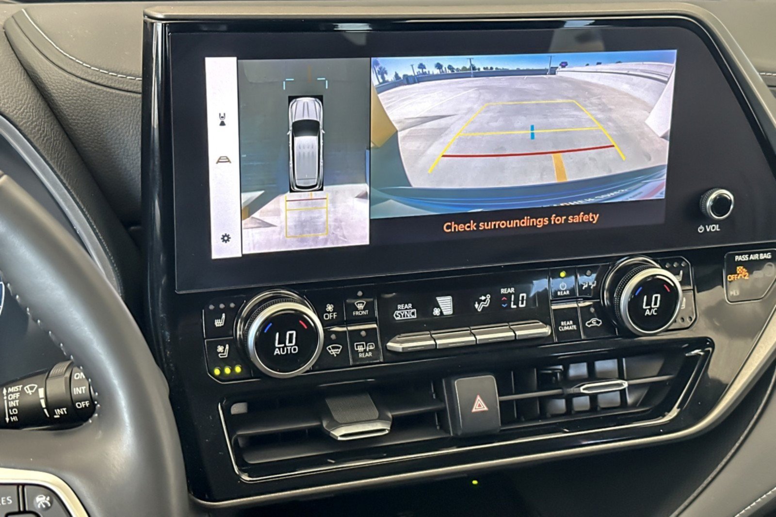 Used 2023 Toyota Highlander Limited FWD image 19