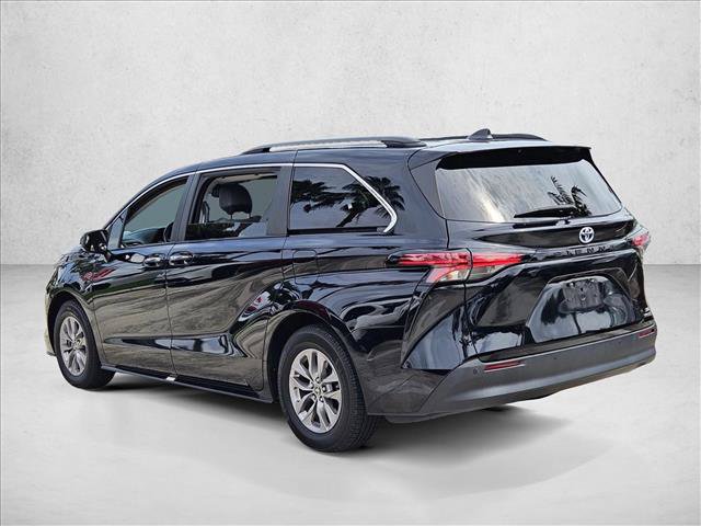 Used 2022 Toyota Sienna XLE FWD image 7