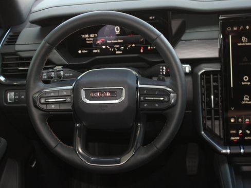 Used 2026 GMC Acadia AT4 AWD/4WD image 14