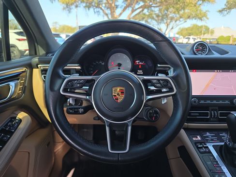 Used 2021 Porsche Macan S image 13