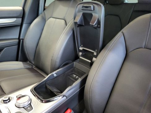 New 2025 Alfa Romeo Stelvio Sprint AWD/4WD image 44