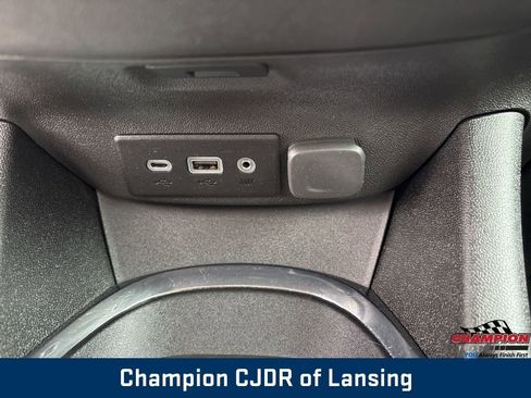 Used 2023 Chevrolet Malibu LT image 34