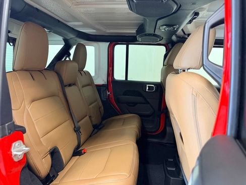 Used 2021 Jeep Wrangler Unlimited Sahara w/ Uconnect 4C Nav & Sound Group AWD/4WD image 22