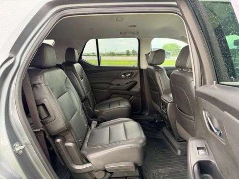 Certified 2021 Chevrolet Traverse LT w/ LT Premium Package AWD/4WD image 9