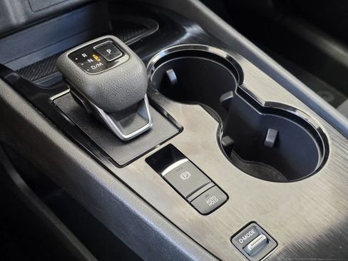 Used 2023 Nissan Rogue S FWD image 18