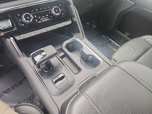 Used 2023 GMC Sierra 1500 Denali AWD/4WD image 20
