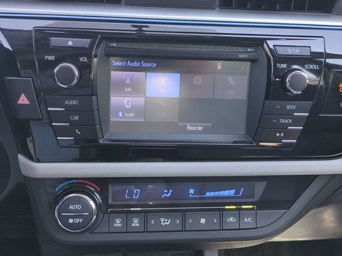 Used 2016 Toyota Corolla LE FWD image 23