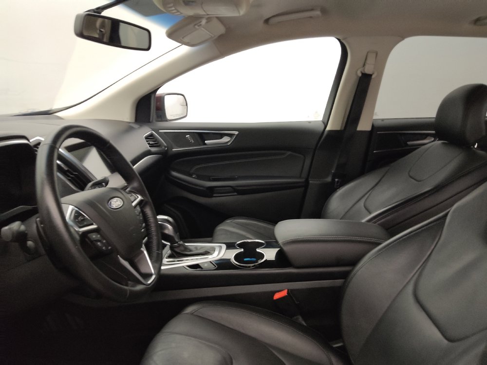 Used 2018 Ford Edge Titanium w/ Technology Package FWD image 17