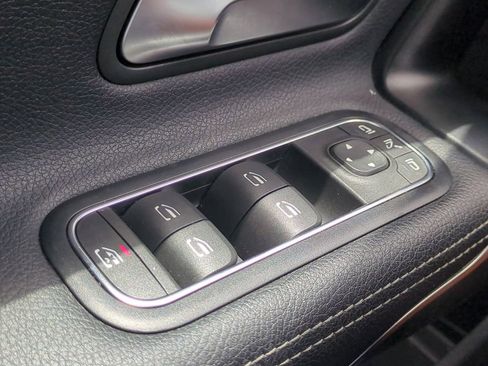 Used 2023 Mercedes-Benz CLA 250 w/ Premium Package image 25