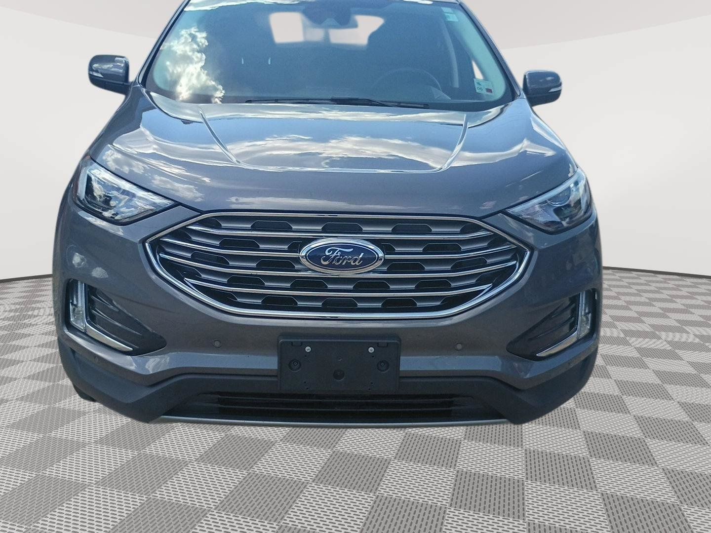 Used 2024 Ford Edge Titanium AWD/4WD image 2