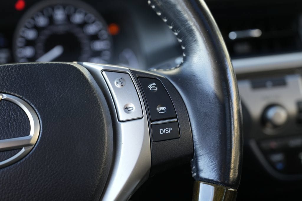 Used 2015 Lexus ES 350 w/ Ultra Luxury Package FWD image 48