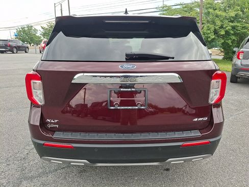 Used 2022 Ford Explorer XLT w/ Equipment Group 202A AWD/4WD image 5
