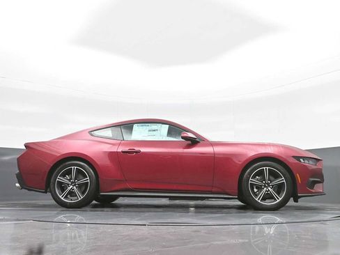 Used 2025 Ford Mustang Coupe image 35