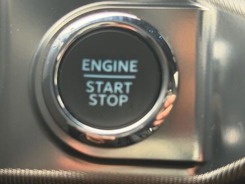 Used 2024 Ford F150 Lariat w/ FX4 Off-Road Package image 15