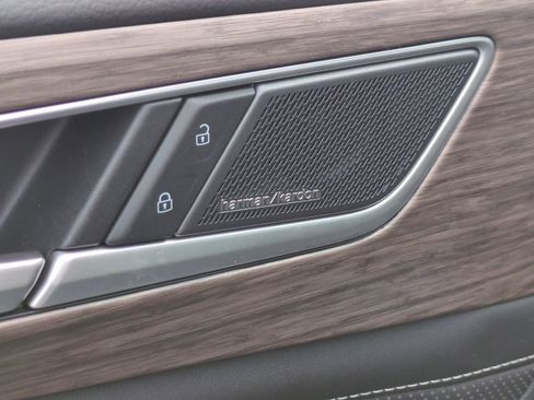 Used 2025 Volkswagen Atlas SEL Premium R-Line image 14