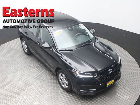Used 2023 Honda HR-V LX image 3