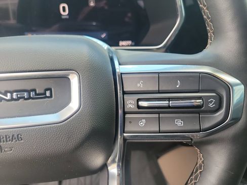 Used 2024 GMC Canyon Denali AWD/4WD image 24