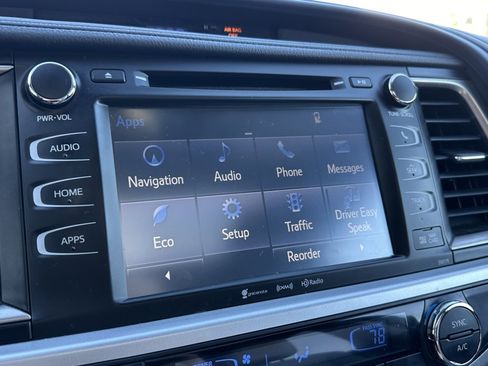 Used 2018 Toyota Highlander XLE image 28