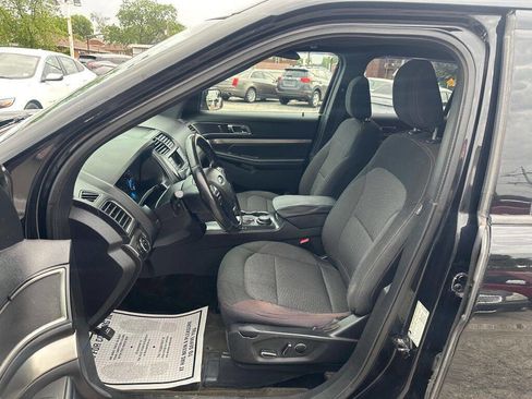 Used 2018 Ford Explorer XLT image 10