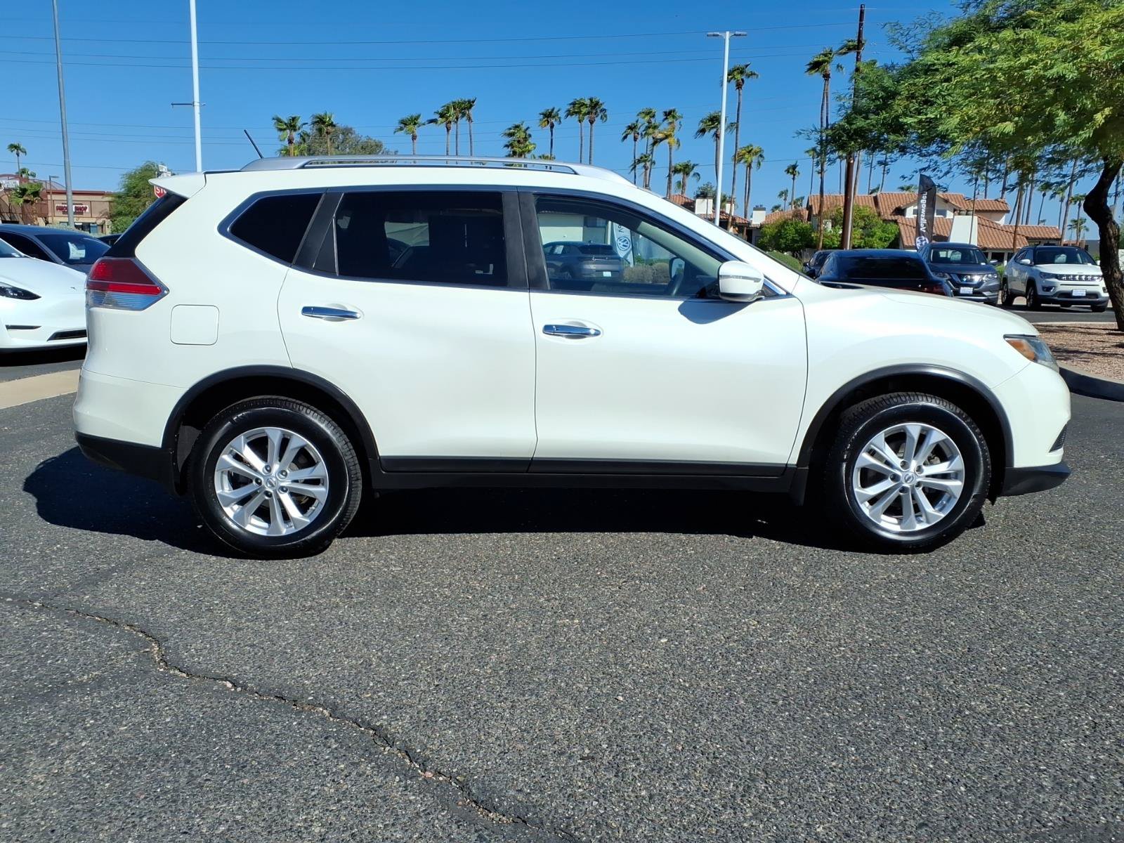Used 2015 Nissan Rogue SV AWD/4WD image 3