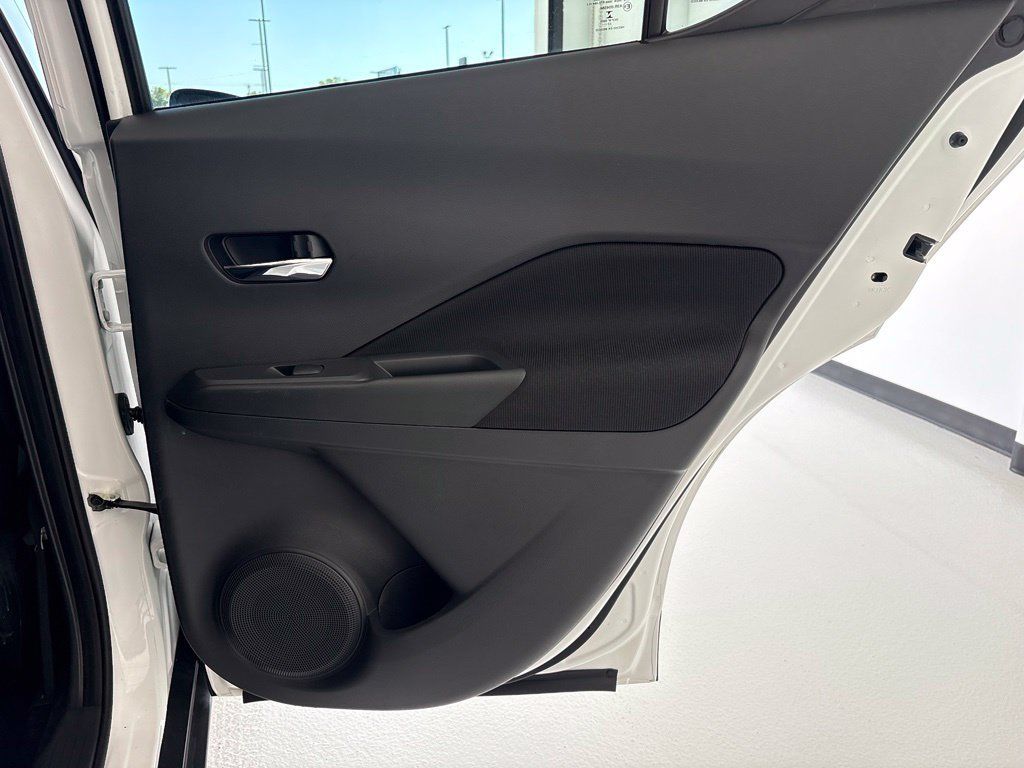 Used 2023 Nissan Kicks SV FWD image 29
