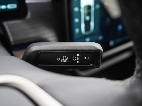 Used 2024 Rivian R1S Adventure AWD/4WD image 24