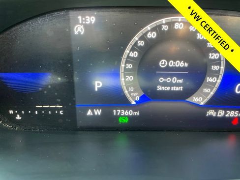 Certified 2023 Volkswagen Taos SE FWD image 28
