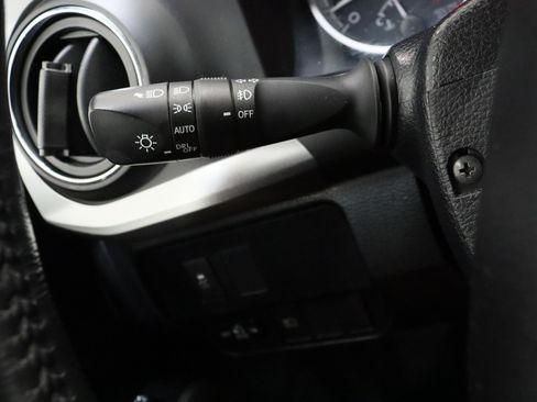 Used 2021 Toyota Tacoma SR5 RWD image 23