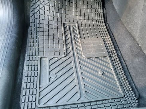 Used 2015 Chrysler 200 Limited w/ Convenience Group image 32