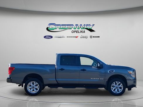 Used 2024 Nissan Titan SV w/ SV Convenience Package AWD/4WD image 8