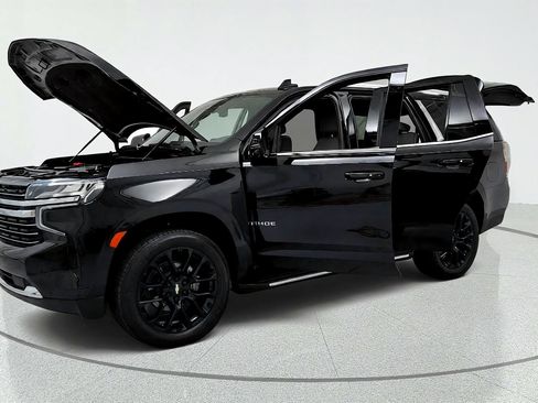 Used 2023 Chevrolet Tahoe LT w/ Luxury Package AWD/4WD image 9