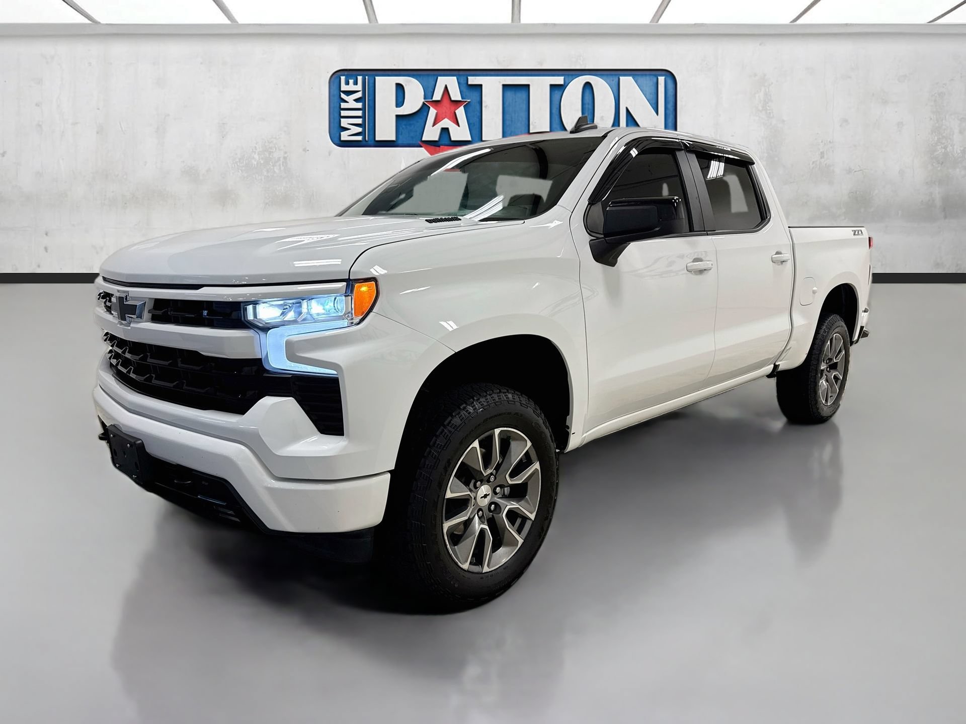 Used 2023 Chevrolet Silverado 1500 RST w/ Convenience Package II AWD/4WD image 3