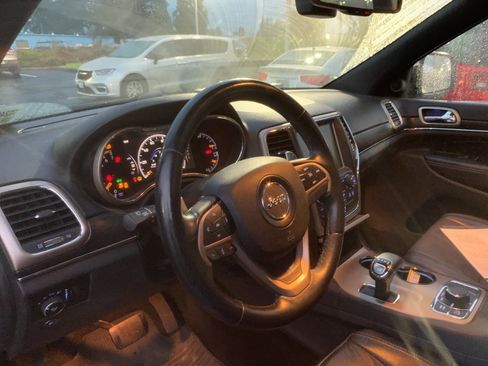 Used 2014 Jeep Grand Cherokee Limited w/ Luxury Group II image 9