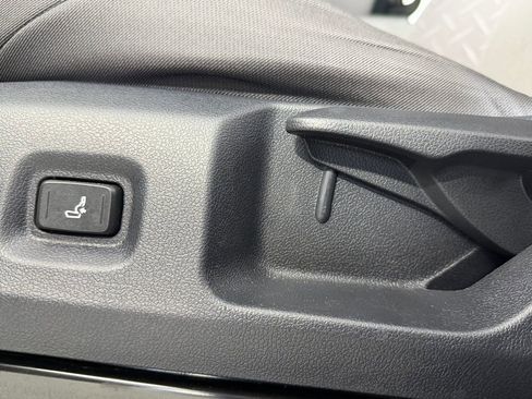 Used 2025 Toyota Tacoma SR5 image 24