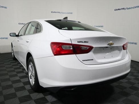Used 2018 Chevrolet Malibu LS FWD image 9