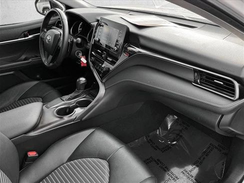 Certified 2021 Toyota Camry SE image 20