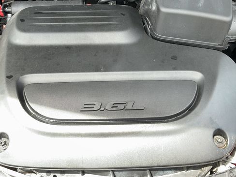 Used 2019 Chrysler Pacifica LX FWD image 45