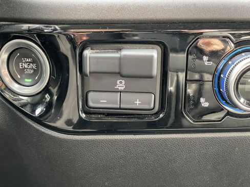 Used 2025 GMC Sierra 1500 SLT image 26