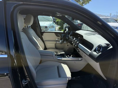Used 2026 Mercedes-Benz GLB 250 4MATIC image 19