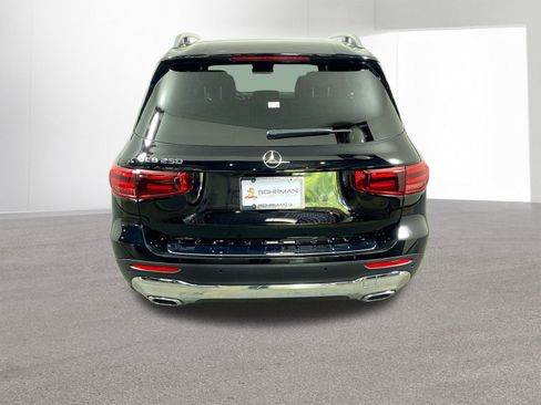 Used 2025 Mercedes-Benz GLB 250 GLB 250 image 30