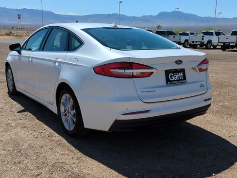 Used 2020 Ford Fusion SE FWD image 5