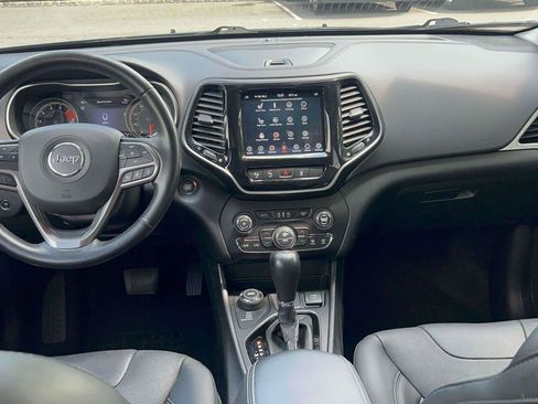 Used 2021 Jeep Cherokee Limited w/ Mopar Interior Package AWD/4WD image 19