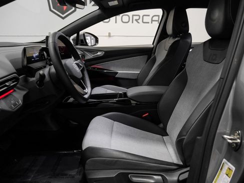 Used 2023 Volkswagen ID.4 Pro image 4