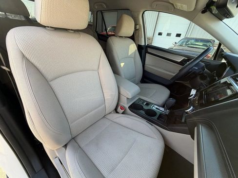Used 2018 Subaru Outback 2.5i Premium AWD/4WD image 15