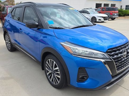 Used 2023 Nissan Kicks SR w/ SR Premium Package FWD image 7