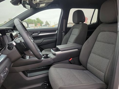 Used 2025 GMC Terrain Elevation AWD/4WD image 12