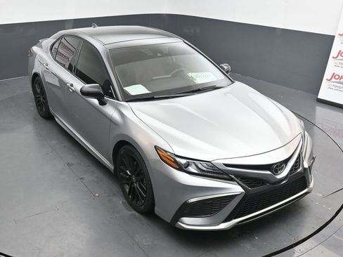 Used 2021 Toyota Camry XSE image 10